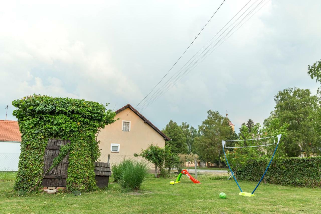 Garden Holiday Home Drenje  Luaran gambar